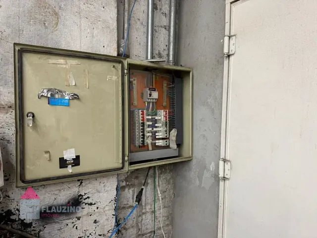 Galpão / Barracão com 900m², à venda, no bairro Vila das Belezas em São Paulo