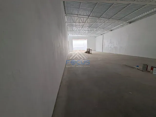 Galpão / Barracão com 340m², para alugar, no bairro Jardim das Orquídeas em Jundiaí