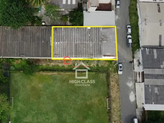 Galpão / Barracão com 360m², para alugar, no bairro Tucúm em Cariacica