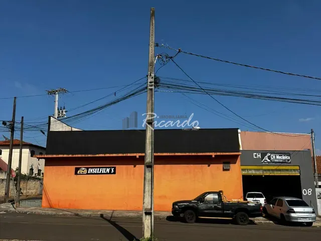 Galpão / Barracão com 242m², à venda, no bairro Jardim San Rafael em Arapongas