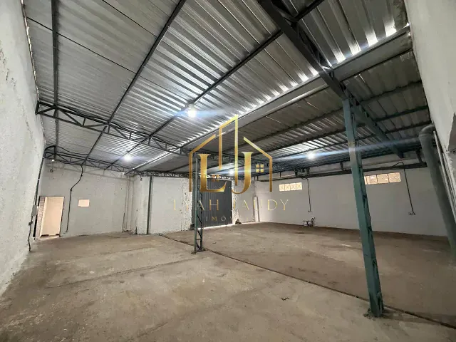 Galpão / Barracão com 300m², para alugar, no bairro Alvorada em Cuiabá