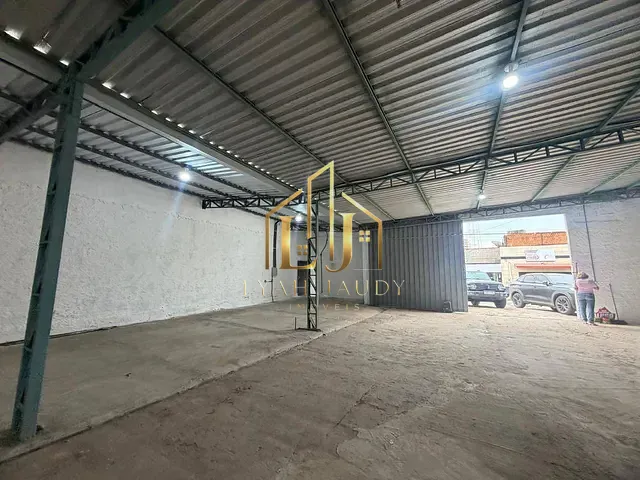 Galpão / Barracão com 300m², para alugar, no bairro Alvorada em Cuiabá