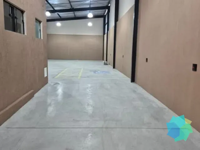 Galpão / Barracão com 200m², para alugar, no bairro Vila Teixeira em Salto