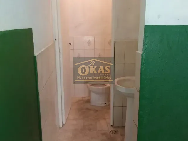 Galpão / Barracão com 260m², para alugar, no bairro Centro em Suzano