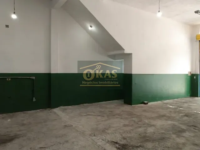 Galpão / Barracão com 260m², para alugar, no bairro Centro em Suzano