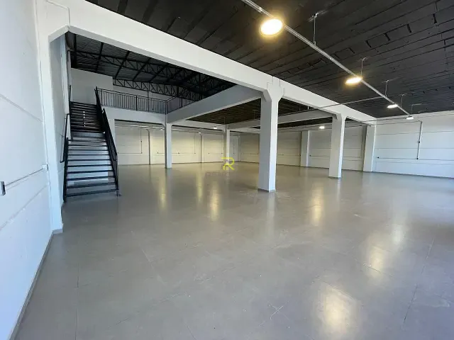 Galpão / Barracão com 400m², para alugar, no bairro Vila Bela em Guarapuava