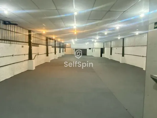 Galpão / Barracão para alugar, no bairro Engenhoca em Niterói