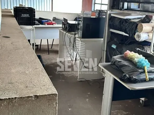 Galpão / Barracão com 484m², à venda, no bairro Jardim Nova Esperança em Bauru