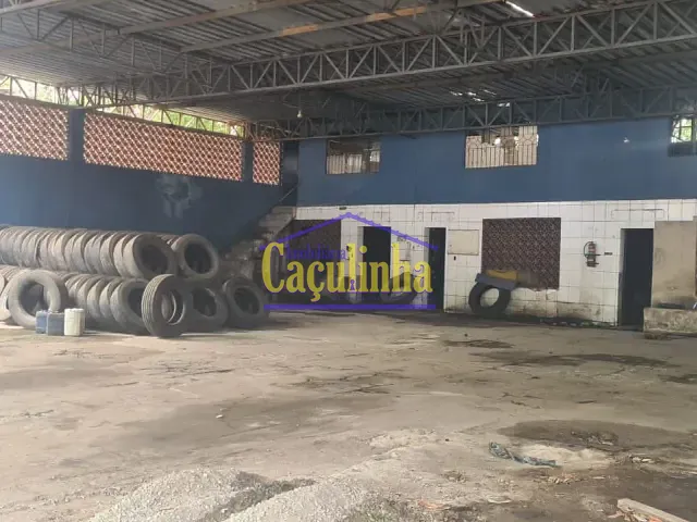 Galpão / Barracão com 2000m², para alugar, no bairro Centro em Barra do Piraí