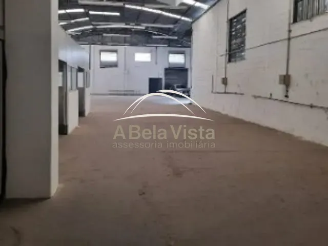 Galpão / Barracão com 1100m², para alugar, no bairro Jardim Colibri em Embu das Artes