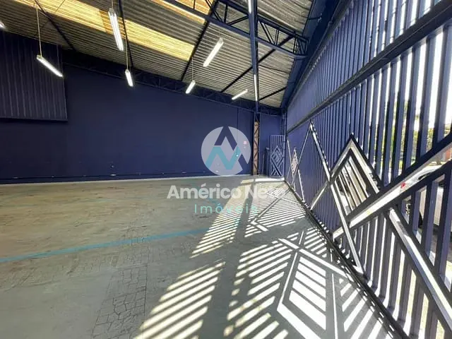 Galpão / Barracão com 200m², para alugar, no bairro Santa Paula em São Caetano do Sul