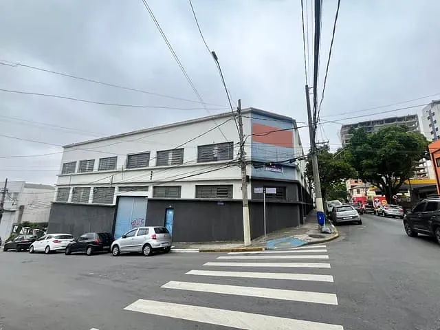 Galpão / Barracão à venda ou para alugar, no bairro Cerâmica em São Caetano do Sul