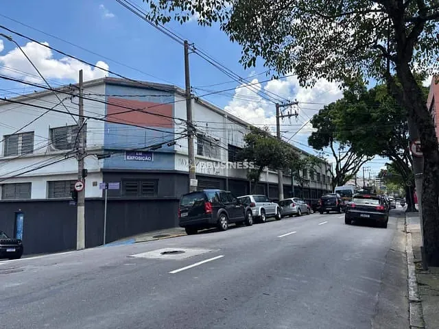 Galpão / Barracão à venda ou para alugar, no bairro Cerâmica em São Caetano do Sul