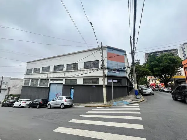 Galpão / Barracão à venda ou para alugar, no bairro Cerâmica em São Caetano do Sul