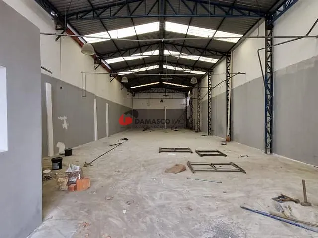 Galpão / Barracão com 500m², para alugar, no bairro Santa Paula em São Caetano do Sul
