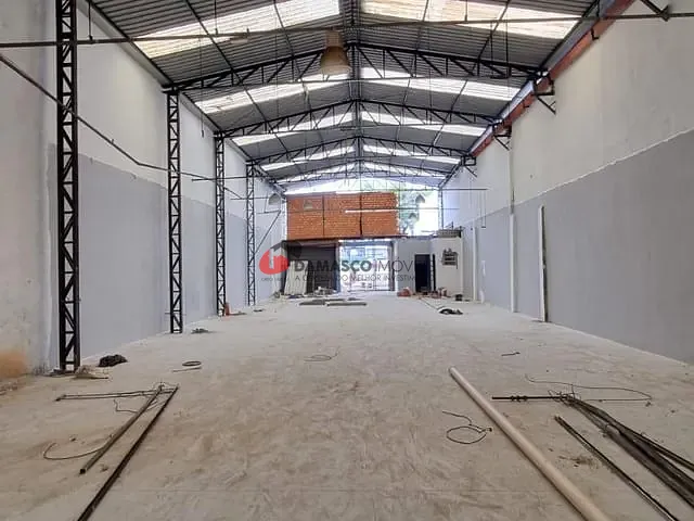 Galpão / Barracão com 500m², para alugar, no bairro Santa Paula em São Caetano do Sul