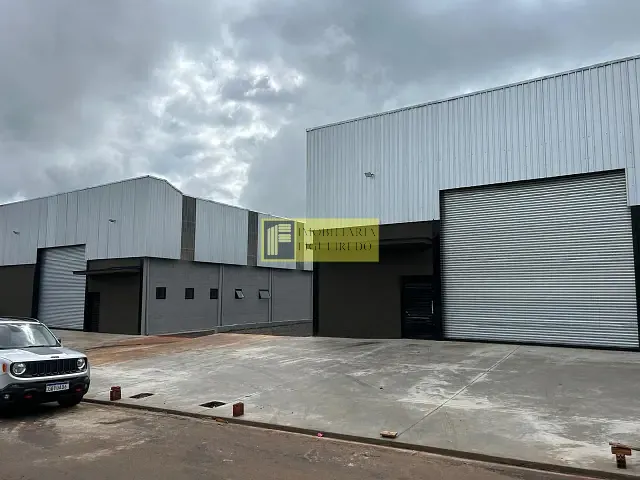 Galpão / Barracão com 1000m², para alugar, no bairro Distrito Industrial Doutor Carlos Arnaldo e Silva em São José do Rio Preto