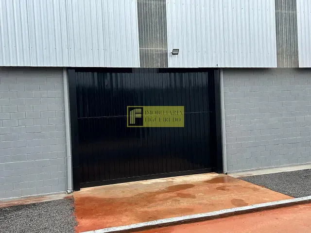 Galpão / Barracão com 1000m², para alugar, no bairro Distrito Industrial Doutor Carlos Arnaldo e Silva em São José do Rio Preto