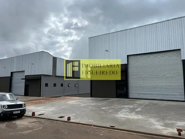 Galpão / Barracão com 1000m², para alugar, no bairro Distrito Industrial Doutor Carlos Arnaldo e Silva em São José do Rio Preto