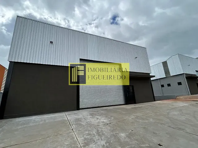 Galpão / Barracão com 1000m², para alugar, no bairro Distrito Industrial Doutor Carlos Arnaldo e Silva em São José do Rio Preto
