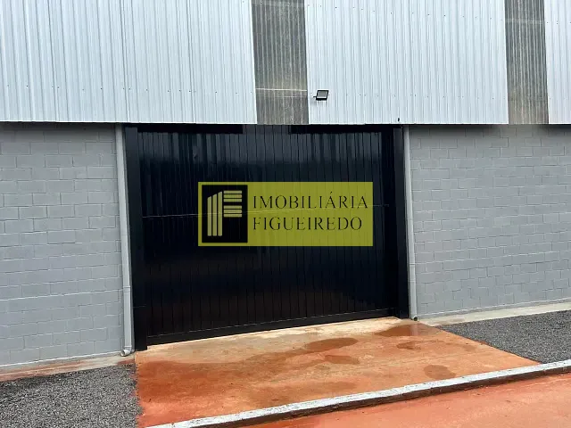Galpão / Barracão com 1000m², para alugar, no bairro Distrito Industrial Doutor Carlos Arnaldo e Silva em São José do Rio Preto