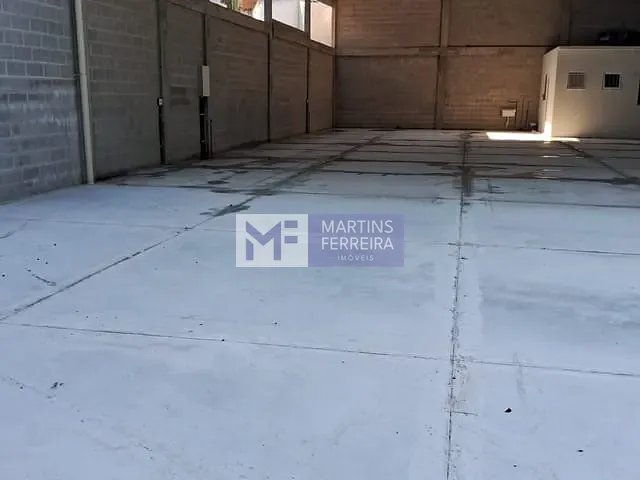 Galpão / Barracão com 460m², para alugar, no bairro Recreio dos Bandeirantes em Rio de Janeiro