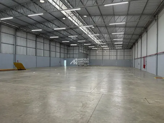 Galpão / Barracão com 2450m², para alugar, no bairro Airton Senna em Vitória da Conquista