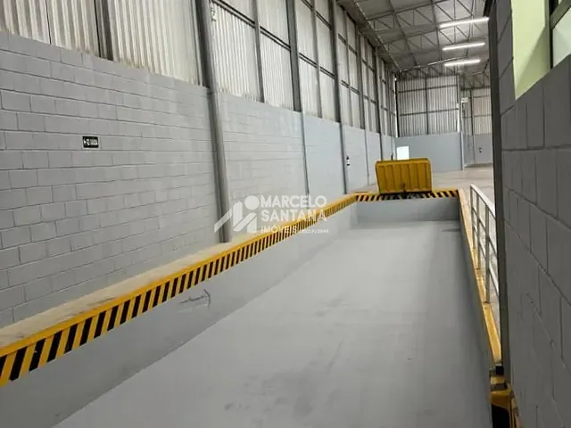 Galpão / Barracão com 2450m², para alugar, no bairro Airton Senna em Vitória da Conquista
