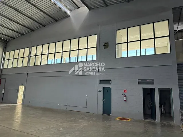 Galpão / Barracão com 2450m², para alugar, no bairro Airton Senna em Vitória da Conquista