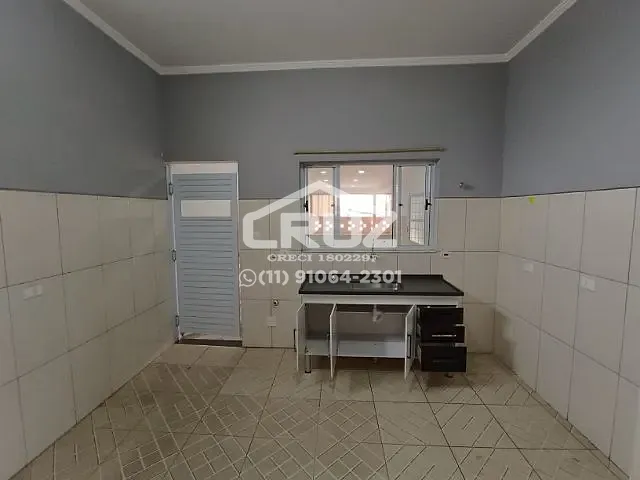 Galpão / Barracão com 260m², para alugar, no bairro Laranjeiras em Caieiras