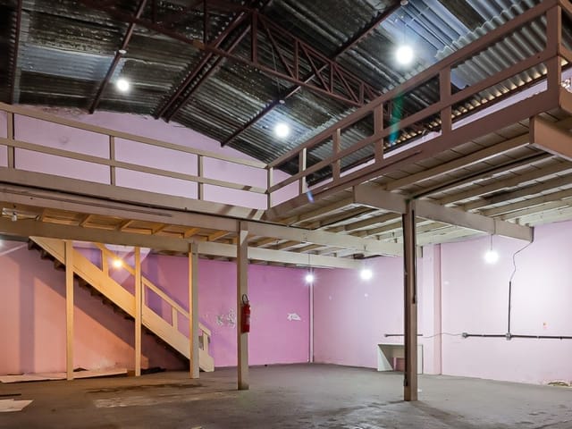 Galpão / Barracão com 375m², para alugar, no bairro Vila Monumento em São Paulo