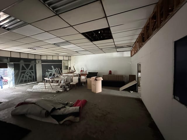 Foto do Galpão / Barracão - 🌟 Sua Nova Base Operacional Próximo à Salim Farah Maluf! Galpão de 511m² com Excelente Logística! | Organização Imobiliária Açores