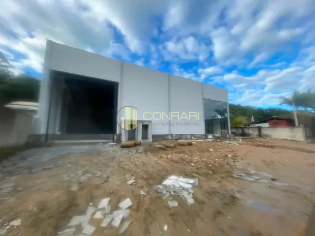 Galpão / Barracão com 550m², para alugar, no bairro Santa Luzia em Porto Belo