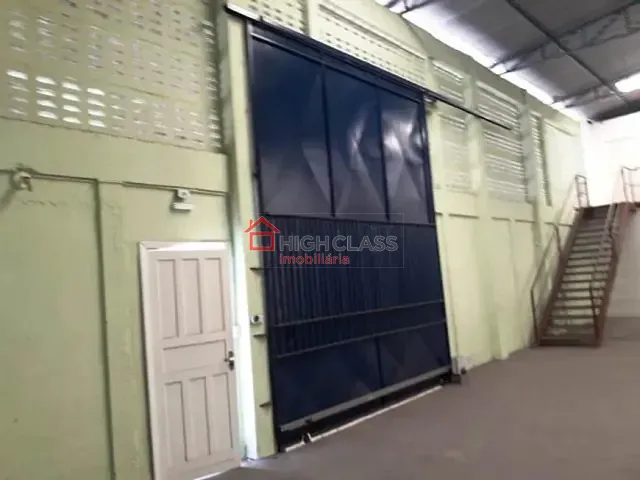 Galpão / Barracão com 714m², para alugar, no bairro Santa Mônica em Vila Velha