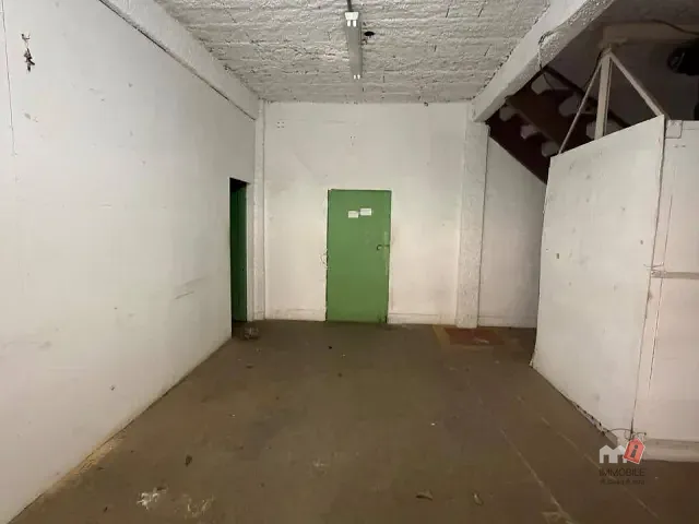Galpão / Barracão à venda ou para alugar, no bairro Alto da Serra em Petrópolis