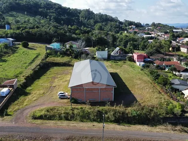Galpão / Barracão com 657m², à venda, no bairro Canabarro em Teutônia