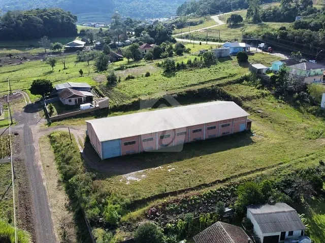 Galpão / Barracão com 657m², à venda, no bairro Canabarro em Teutônia