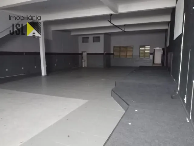 Galpão / Barracão com 700m², para alugar, no bairro Vila São João em Caçapava