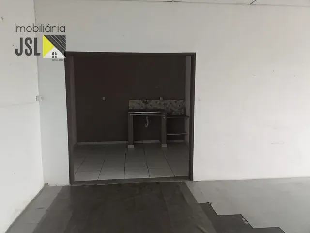 Galpão / Barracão com 700m², para alugar, no bairro Vila São João em Caçapava