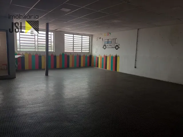 Galpão / Barracão com 700m², para alugar, no bairro Vila São João em Caçapava