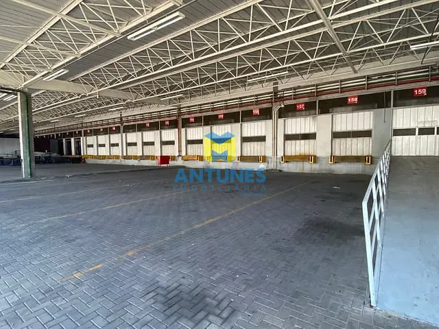 Galpão / Barracão com 3240m², para alugar, no bairro Prazeres em Jaboatão dos Guararapes