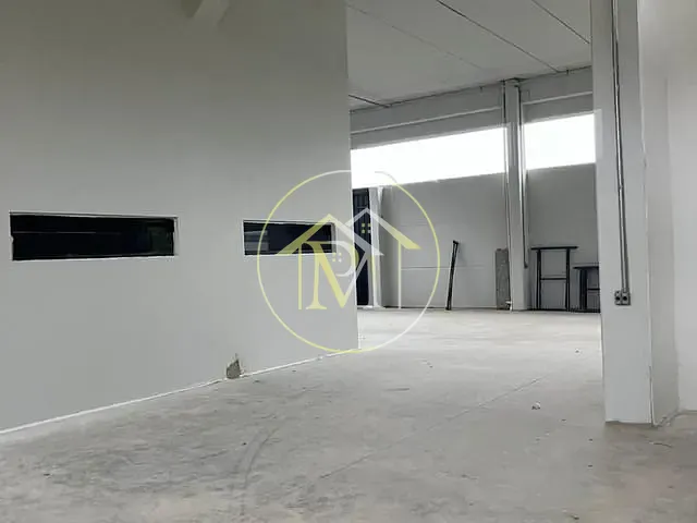 Galpão / Barracão com 912m², para alugar, no bairro Alphaville Nova Esplanada em Votorantim