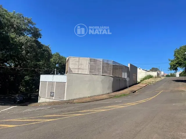 Galpão / Barracão com 500m², para alugar, no bairro Portuguesa em Londrina