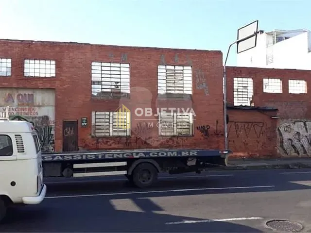 Galpão / Barracão à venda, no bairro Navegantes em Porto Alegre