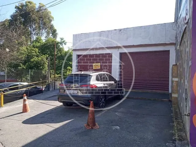 Loja com 400m², para alugar, no bairro Parque Brasil em São Paulo