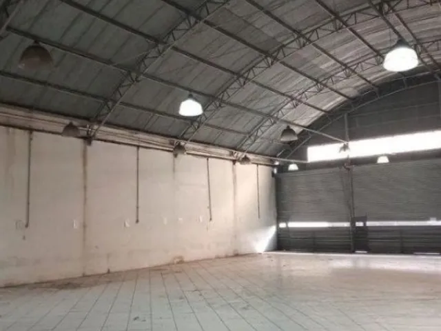 Galpão / Barracão com 1000m², para alugar, no bairro Vila Tibiriçá em Santo André
