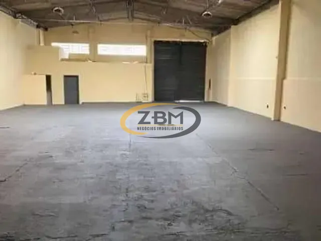 Galpão / Barracão com 360m², para alugar, no bairro Indústrias Leves em Londrina