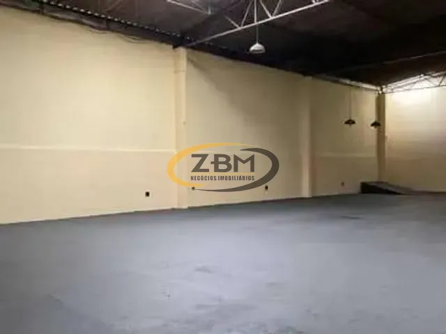 Galpão / Barracão com 360m², para alugar, no bairro Indústrias Leves em Londrina