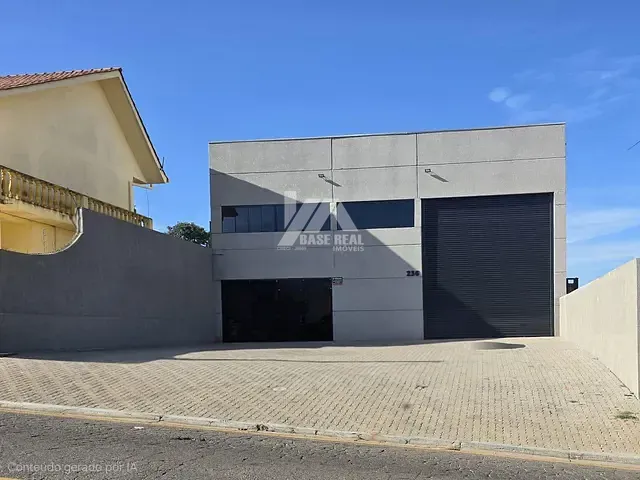 Galpão / Barracão com 462m², para alugar, no bairro Uvaranas em Ponta Grossa