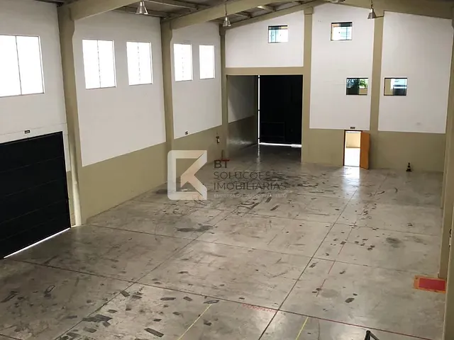 Galpão / Barracão com 887m², à venda, no bairro Comercial Vitória Martini em Indaiatuba